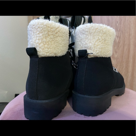 Forever 21 boots - Picture 4 of 7